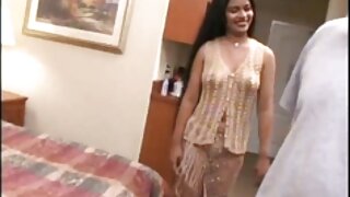 ಹುಂಜ ಹಸಿದ ಹೊಂಬಣ್ಣದ ವ ...