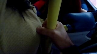 ಗುಲಾಬಿ ಬಣ್ಣದ ಜಾಕೆಟ್‌ ...
